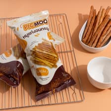 PIGMOO (ขนมหมูแท่งอบกรอบ)