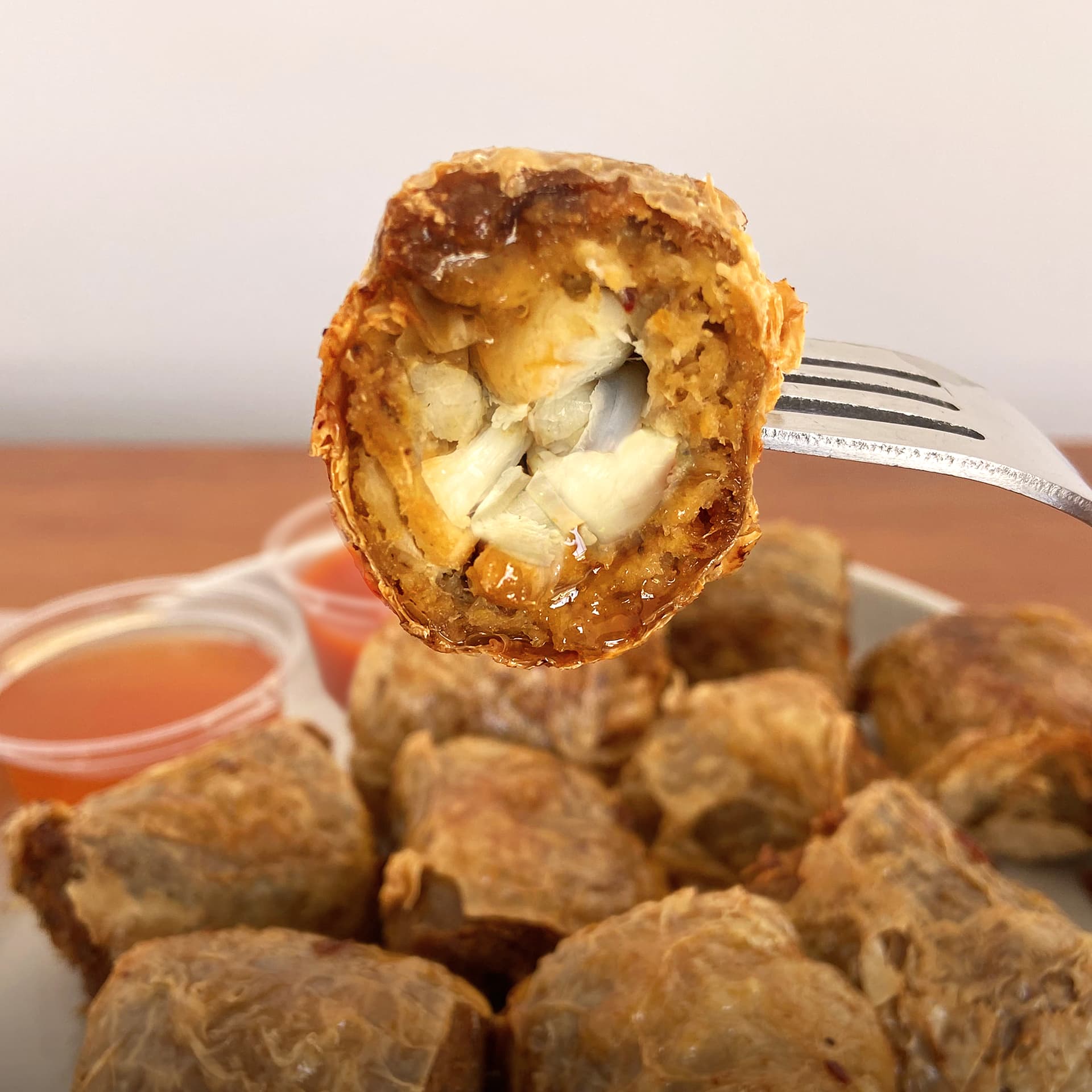 หอยจ๊อปูล้วนลลิตา (Fried Crab Meat Roll)
